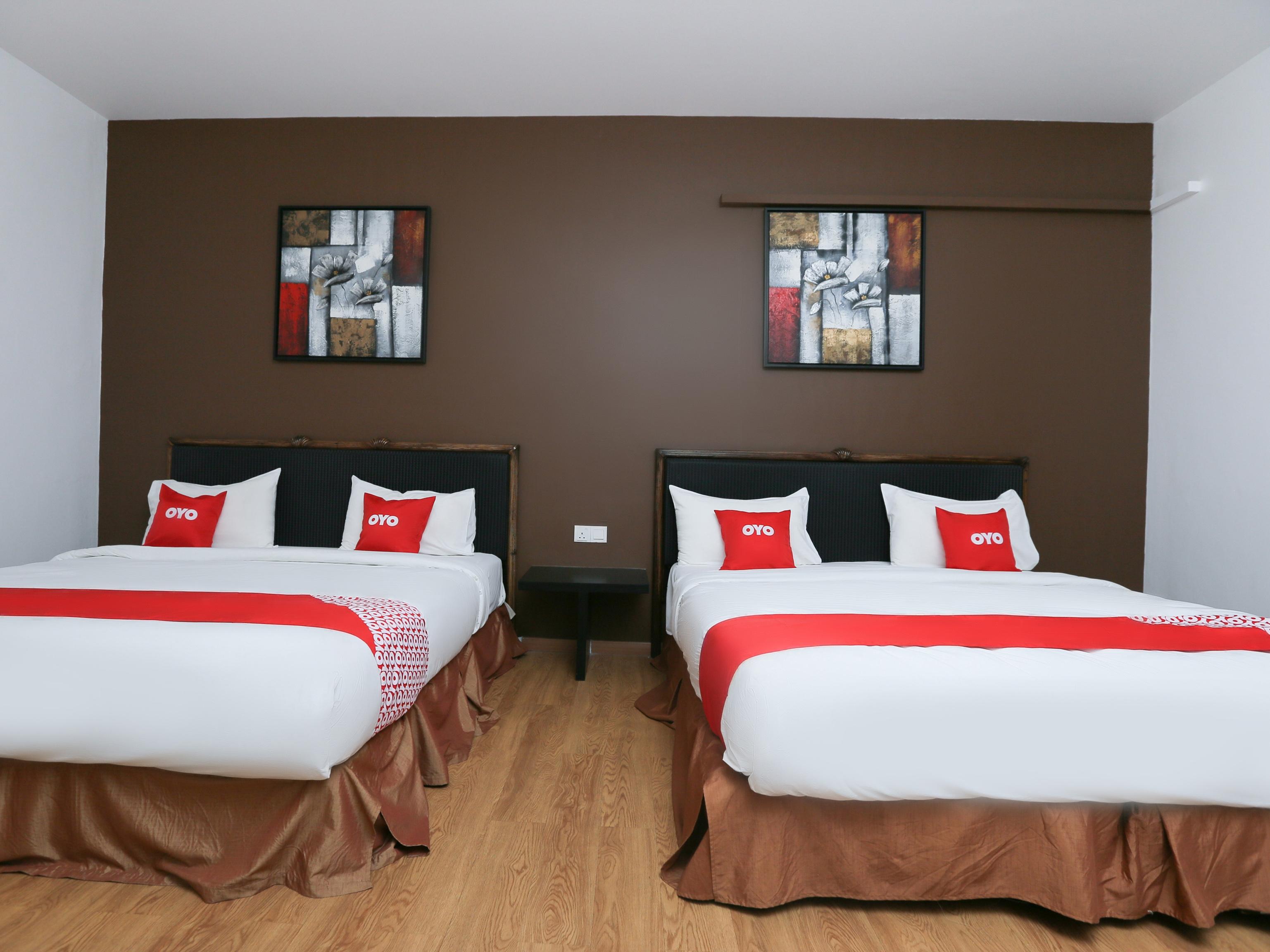 Oyo 89915 East Mount Hotel Кукуп Екстер'єр фото