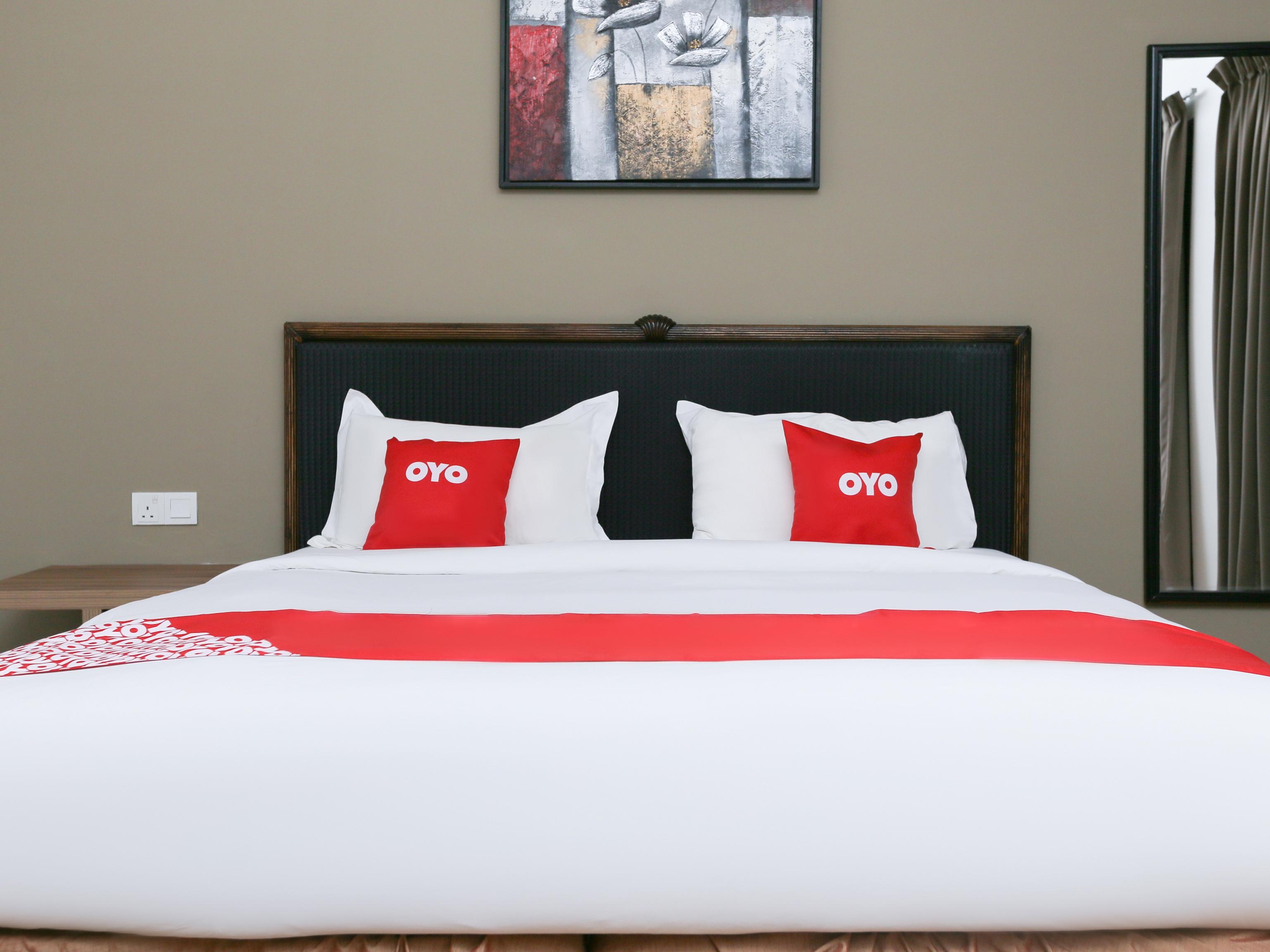 Oyo 89915 East Mount Hotel Кукуп Екстер'єр фото