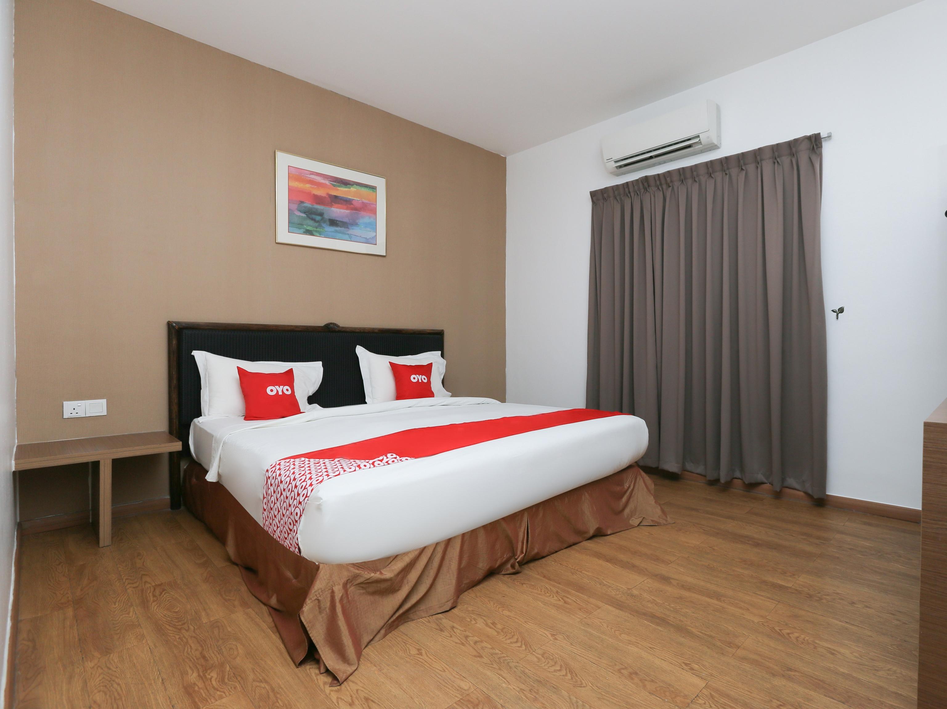 Oyo 89915 East Mount Hotel Кукуп Екстер'єр фото