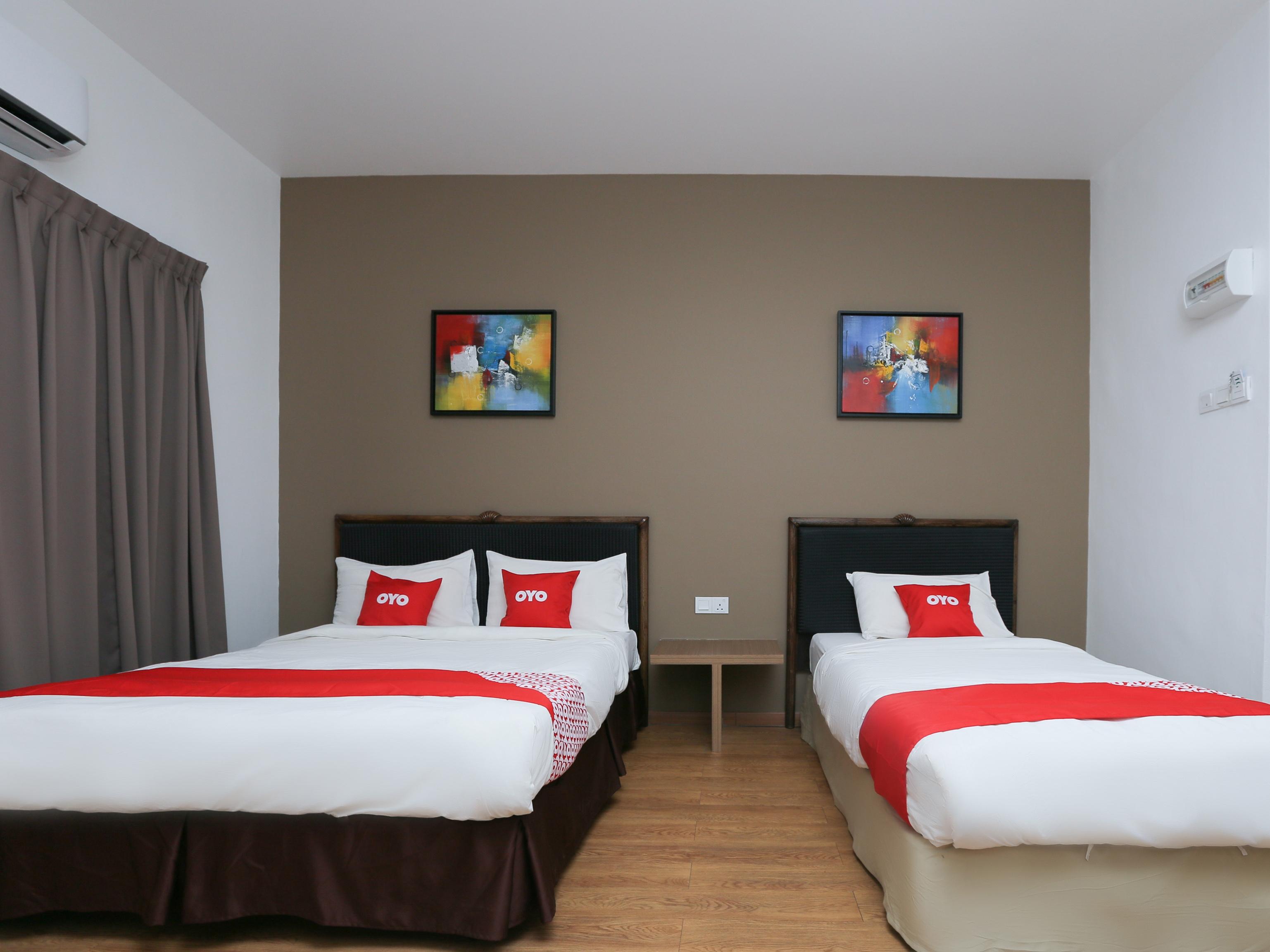 Oyo 89915 East Mount Hotel Кукуп Екстер'єр фото