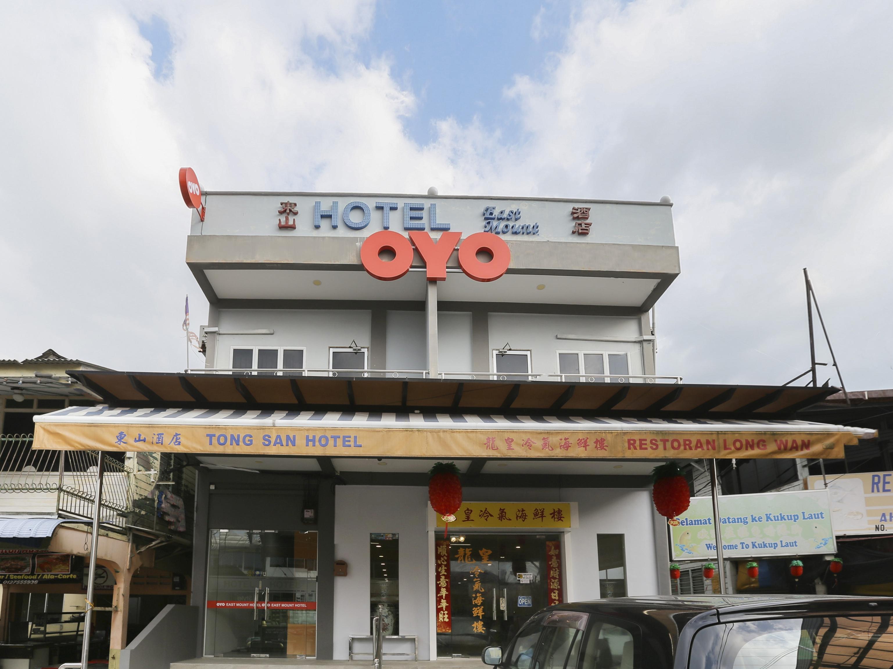 Oyo 89915 East Mount Hotel Кукуп Екстер'єр фото