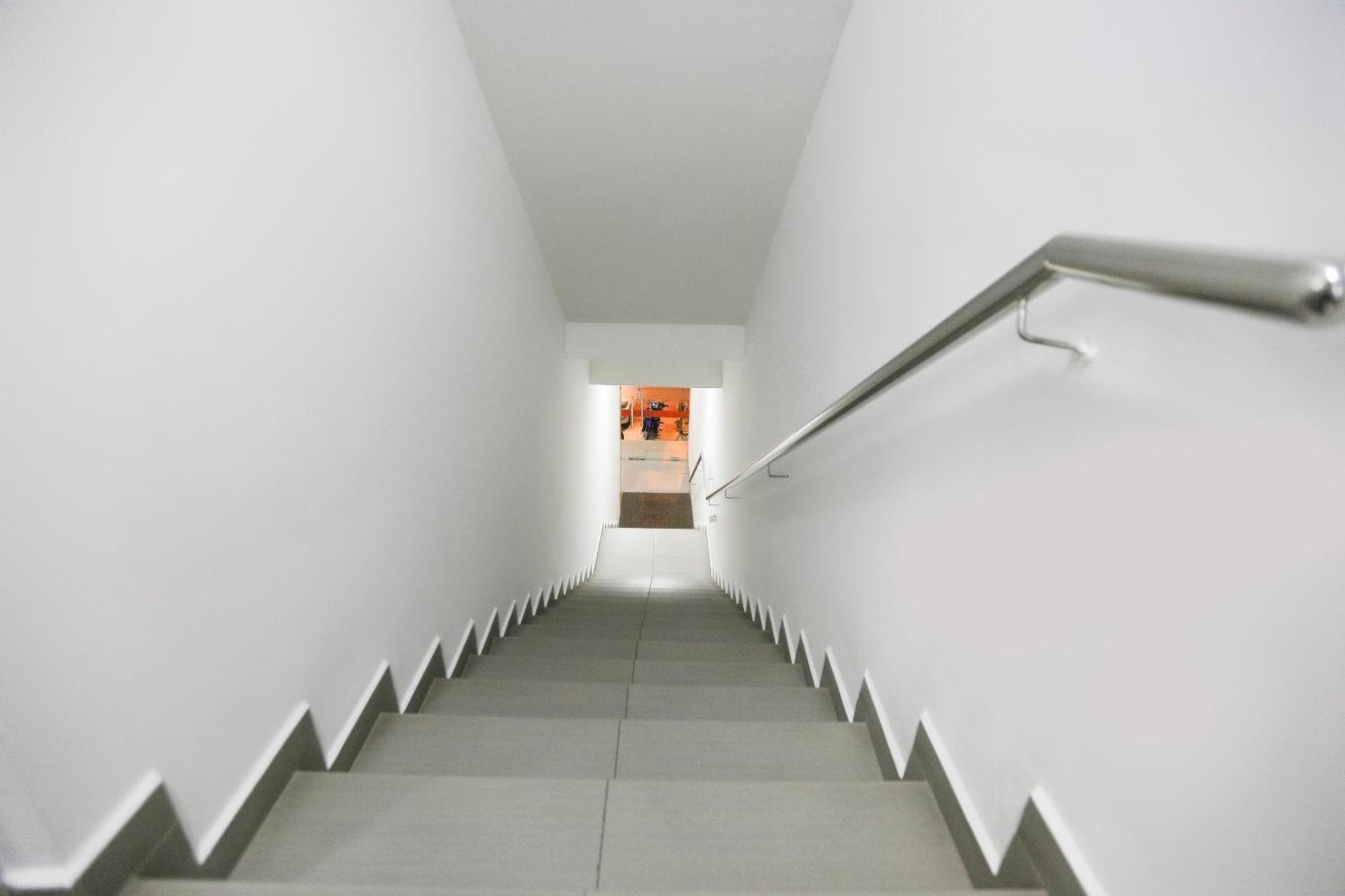 Oyo 89915 East Mount Hotel Кукуп Екстер'єр фото
