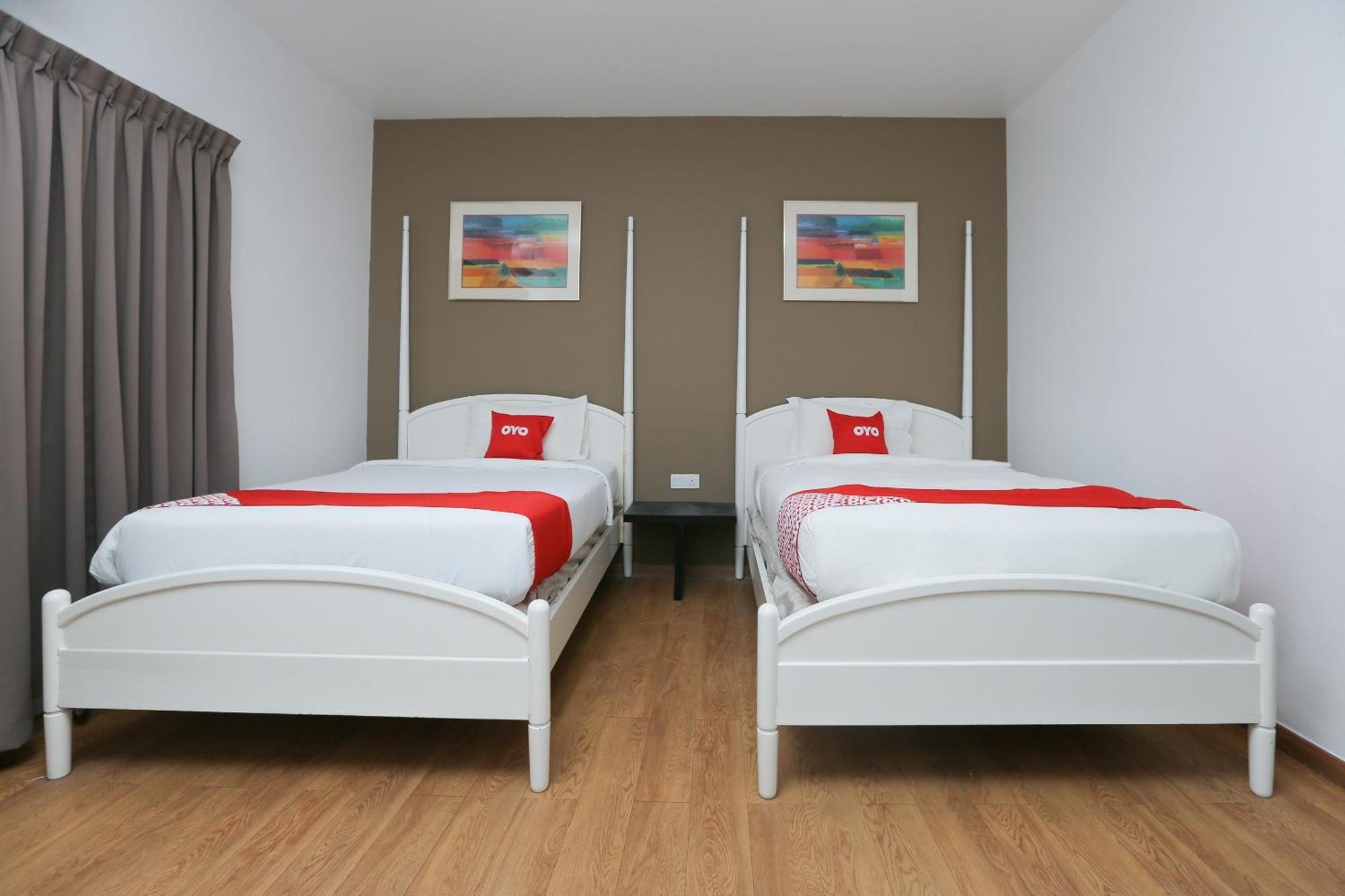 Oyo 89915 East Mount Hotel Кукуп Екстер'єр фото