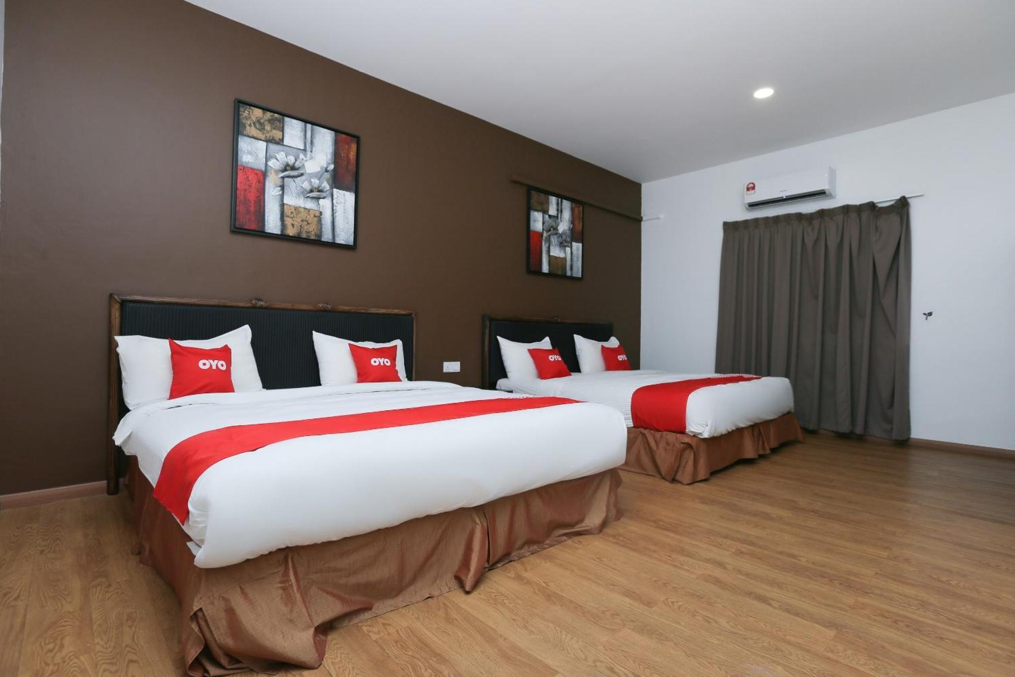 Oyo 89915 East Mount Hotel Кукуп Екстер'єр фото