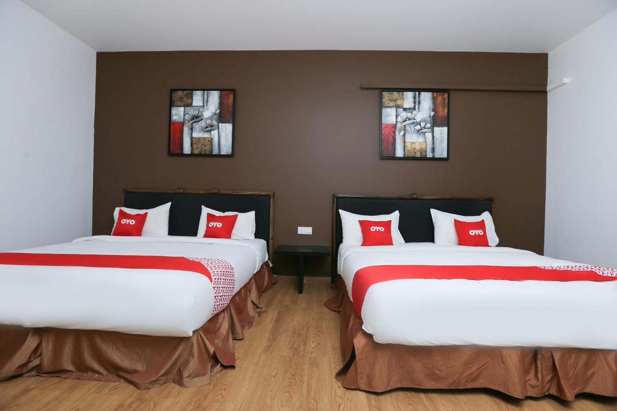 Oyo 89915 East Mount Hotel Кукуп Екстер'єр фото